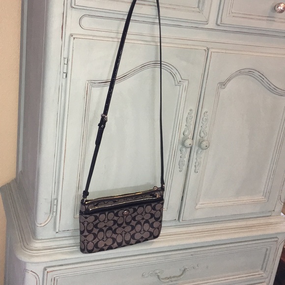 Coach cross-body bag - Picture 2 of 3